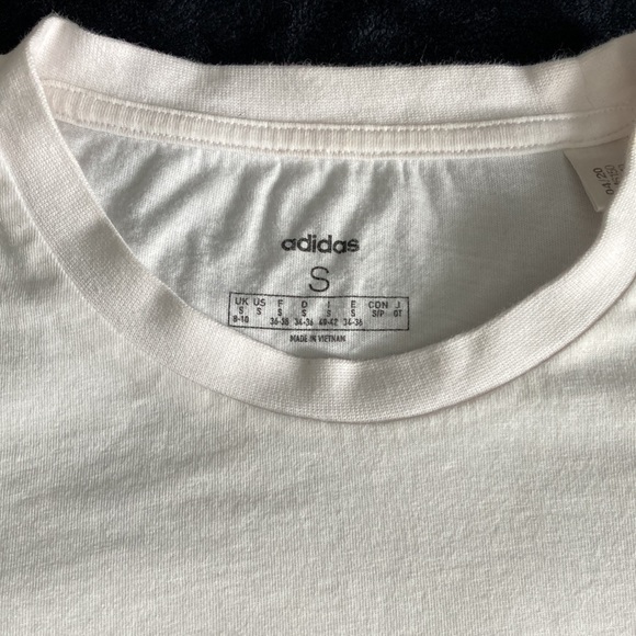 Adidas woman’s small tee - Picture 2 of 4